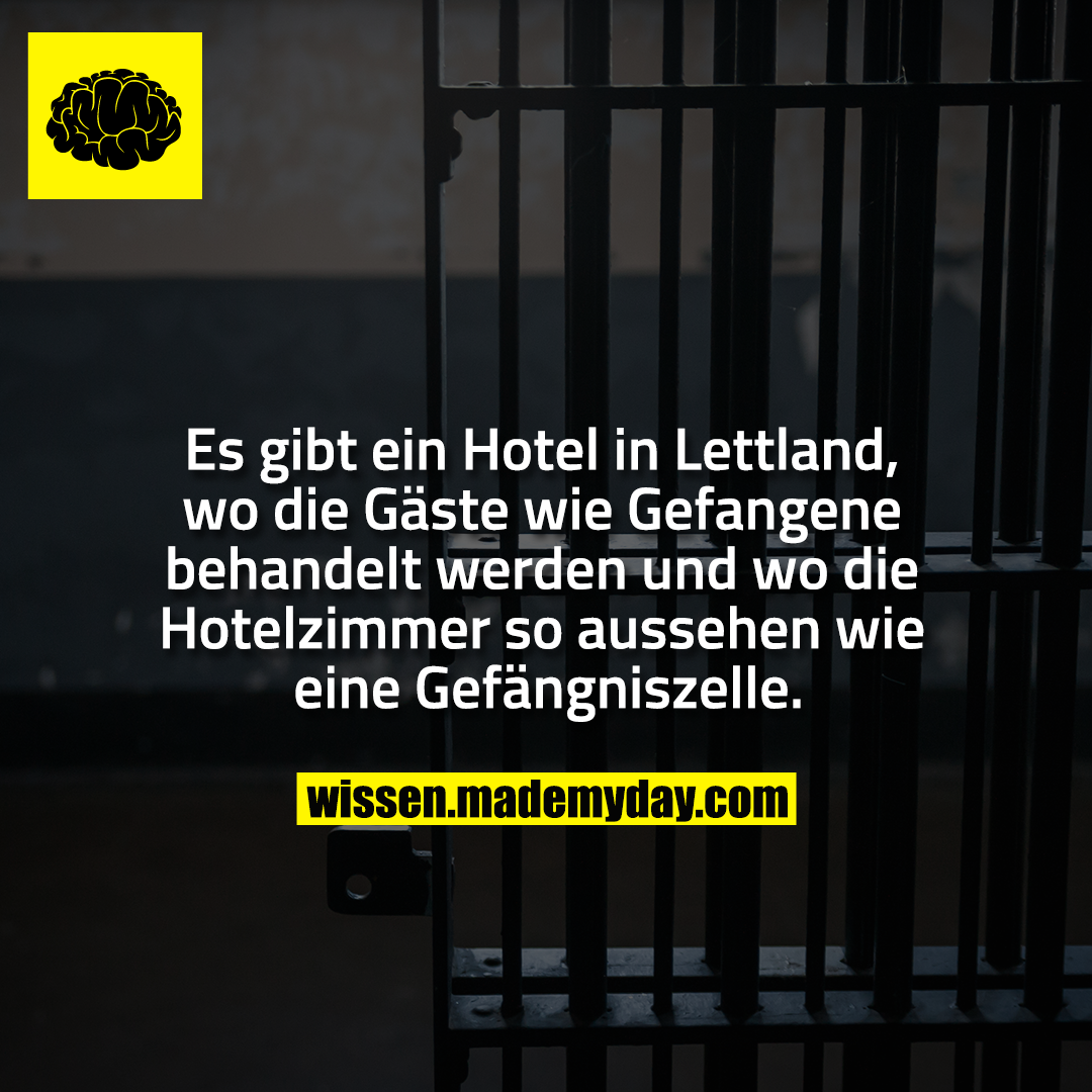 Es gibt ein Hotel in Lettland, wo die Gäste wie Gefangene behandelt werden und wo die Hotelzimmer so aussehen wie eine Gefängniszelle.