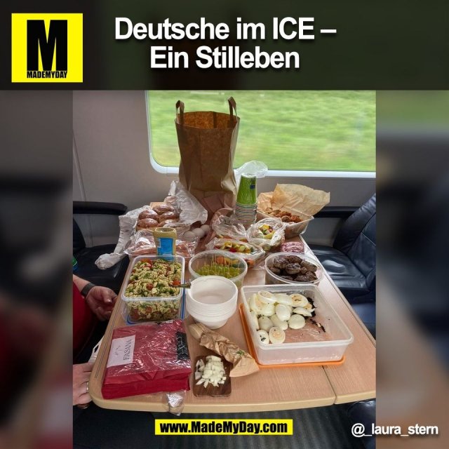 Deutsche im ICE –<br />
Ein Stilleben<br />
@_laura_stern<br />
<br />
(BILD)